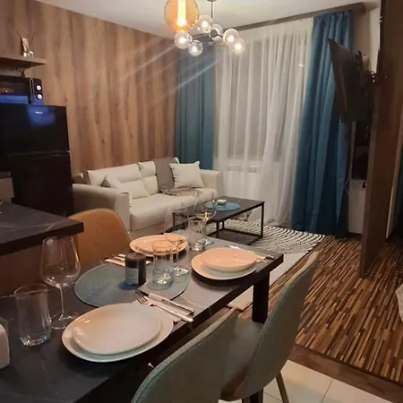 דירה The Alpine Emerald Elegant In *