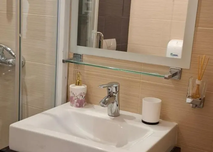 The Alpine Emerald Elegant In Apartamento